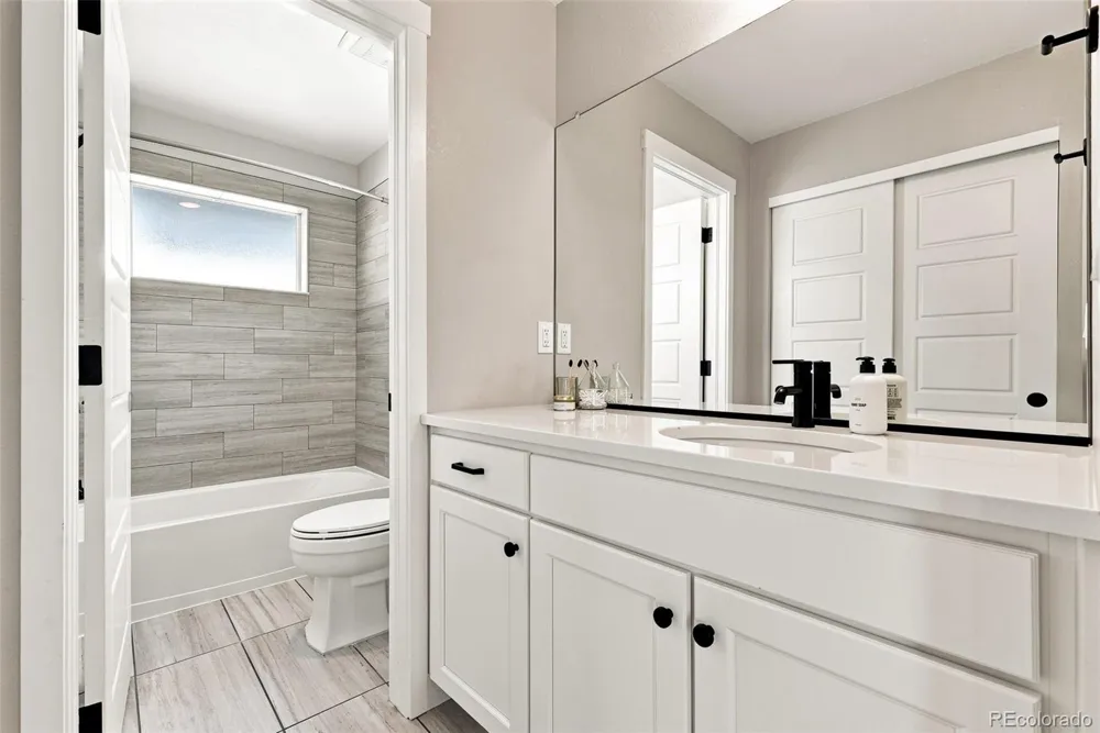 9730 E 61st Place Denver, CO 80238