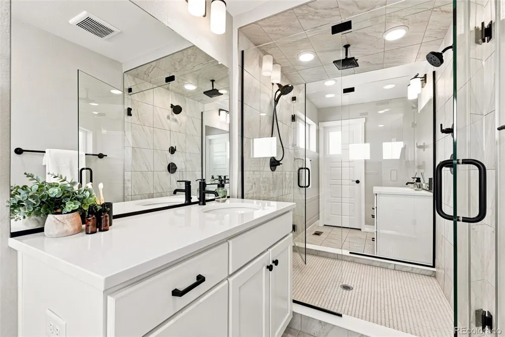 9730 E 61st Place Denver, CO 80238