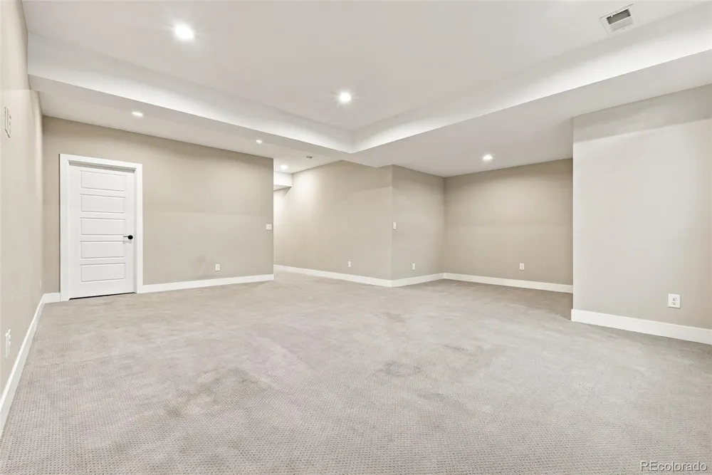 9730 E 61st Place Denver, CO 80238
