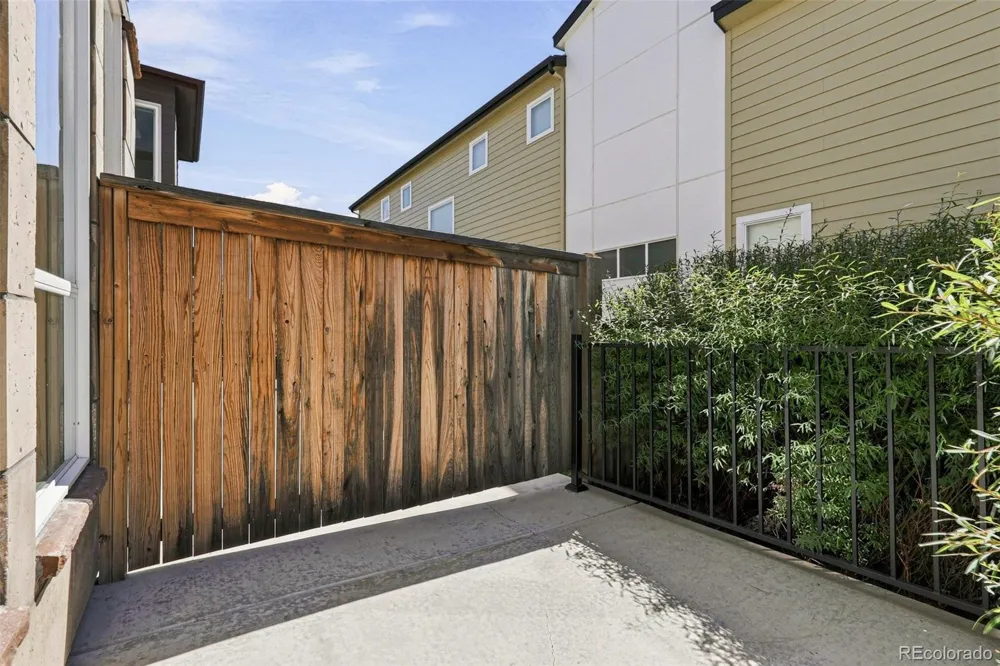 9730 E 61st Place Denver, CO 80238