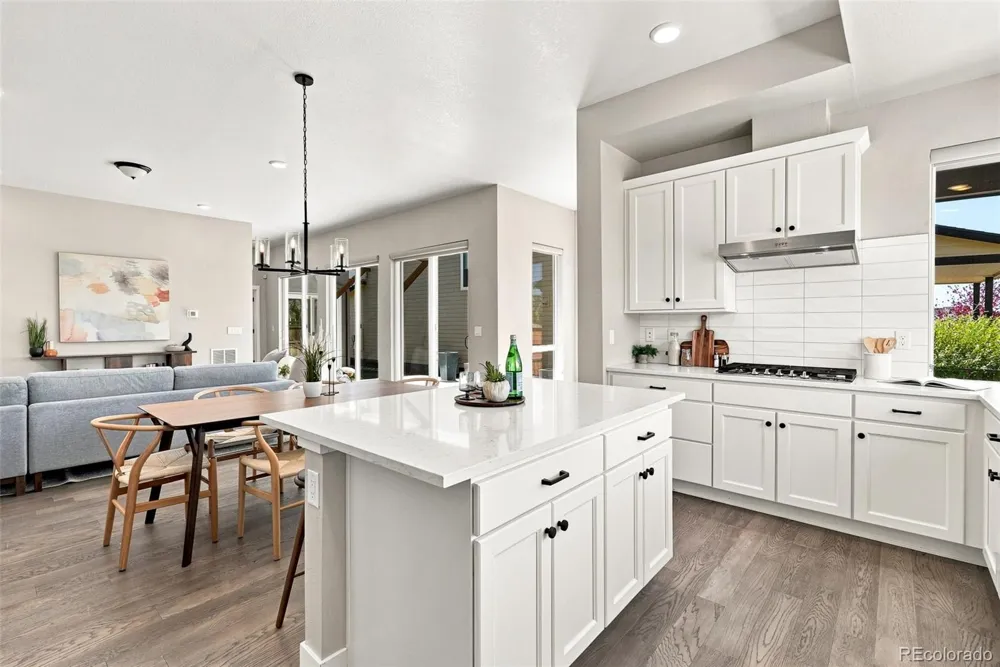 9730 E 61st Place Denver, CO 80238