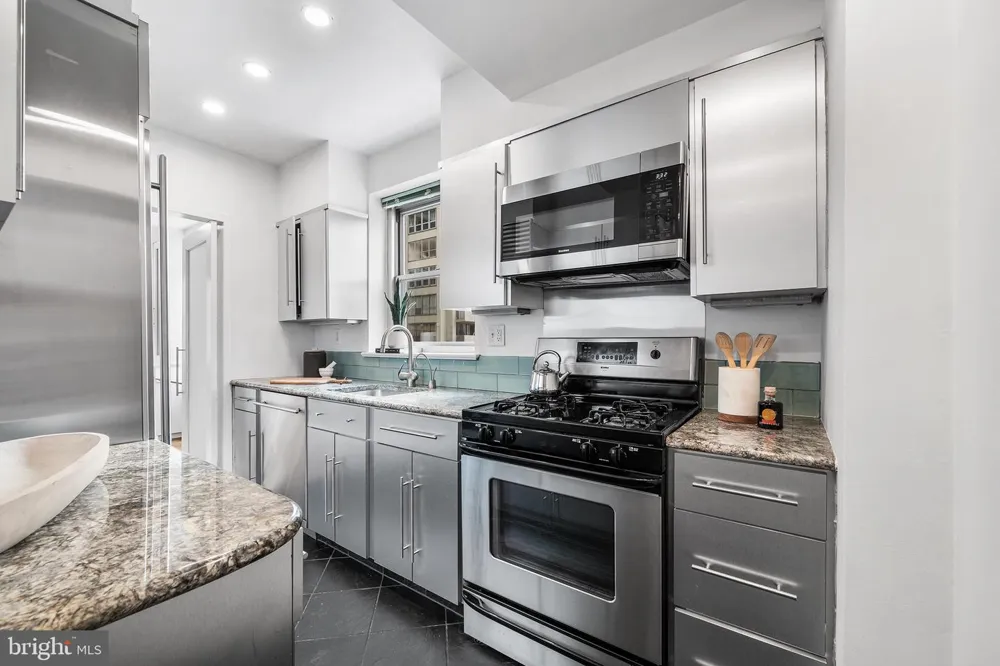 220 W RITTENHOUSE SQUARE #16C Philadelphia, PA 19103