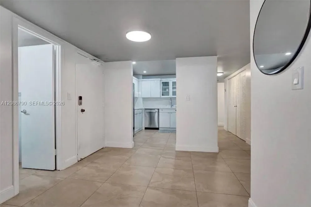 1950 S Ocean Dr #LE Hallandale Beach, FL 33009