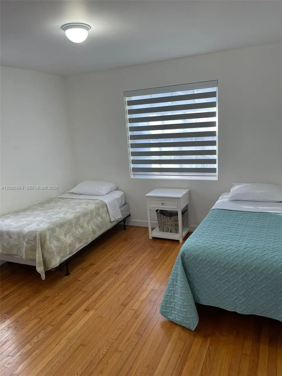 2375 NE 185th St Miami, FL 33180