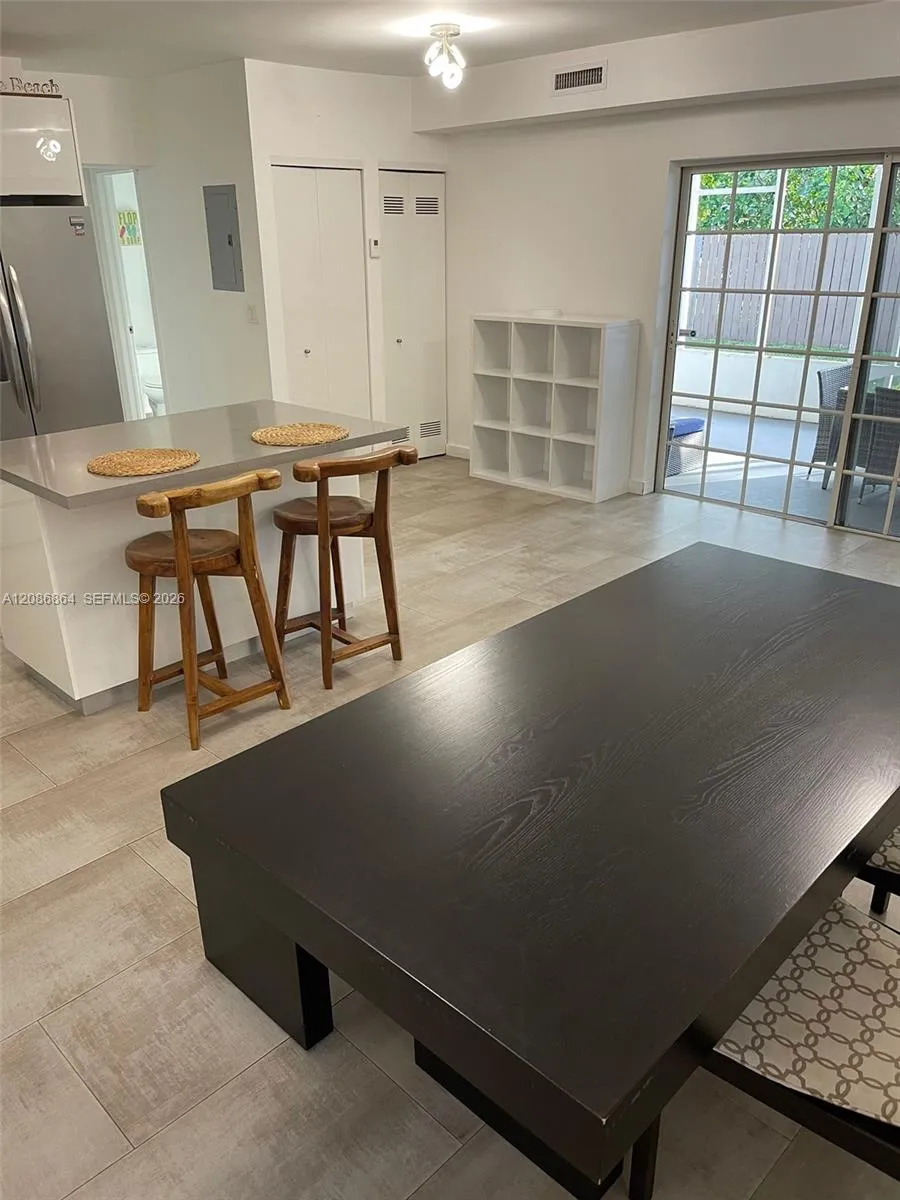 2375 NE 185th St Miami, FL 33180
