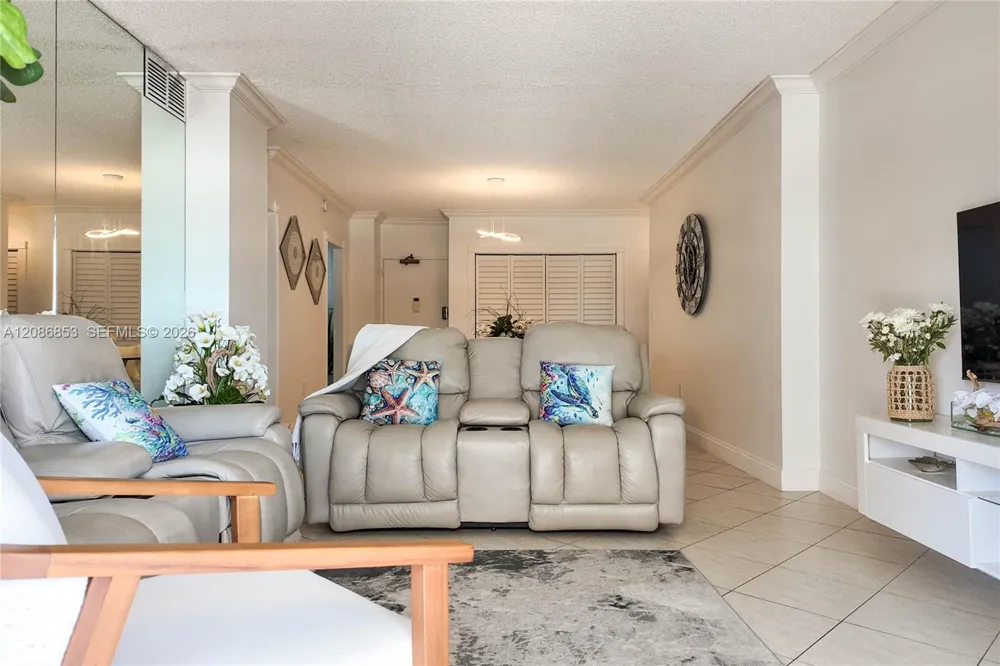 1950 S Ocean Dr #4A Hallandale Beach, FL 33009