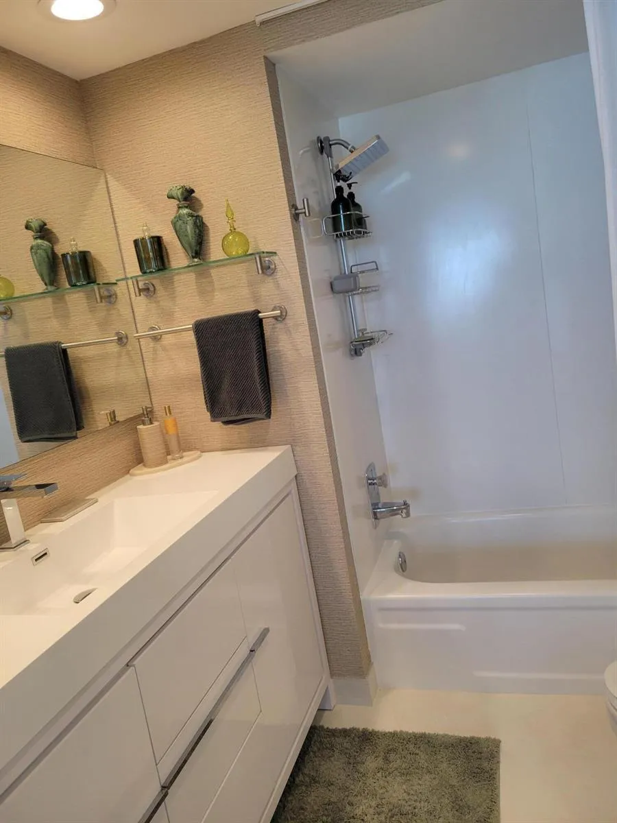 2715 Ocean Boulevard #16B Fort Lauderdale, FL 33308