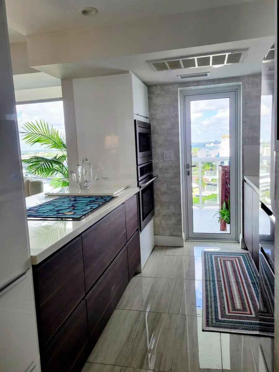 2715 Ocean Boulevard #16B Fort Lauderdale, FL 33308