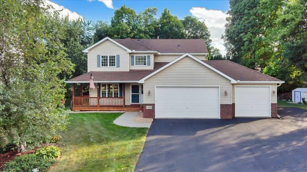 8549 Woodland Curve Saint Bonifacius, MN 55375