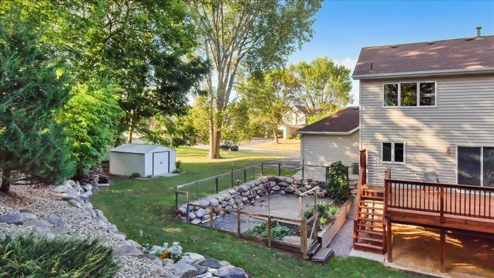 8549 Woodland Curve Saint Bonifacius, MN 55375
