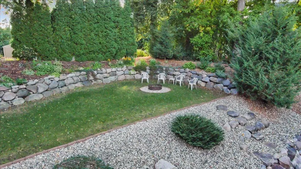 8549 Woodland Curve Saint Bonifacius, MN 55375