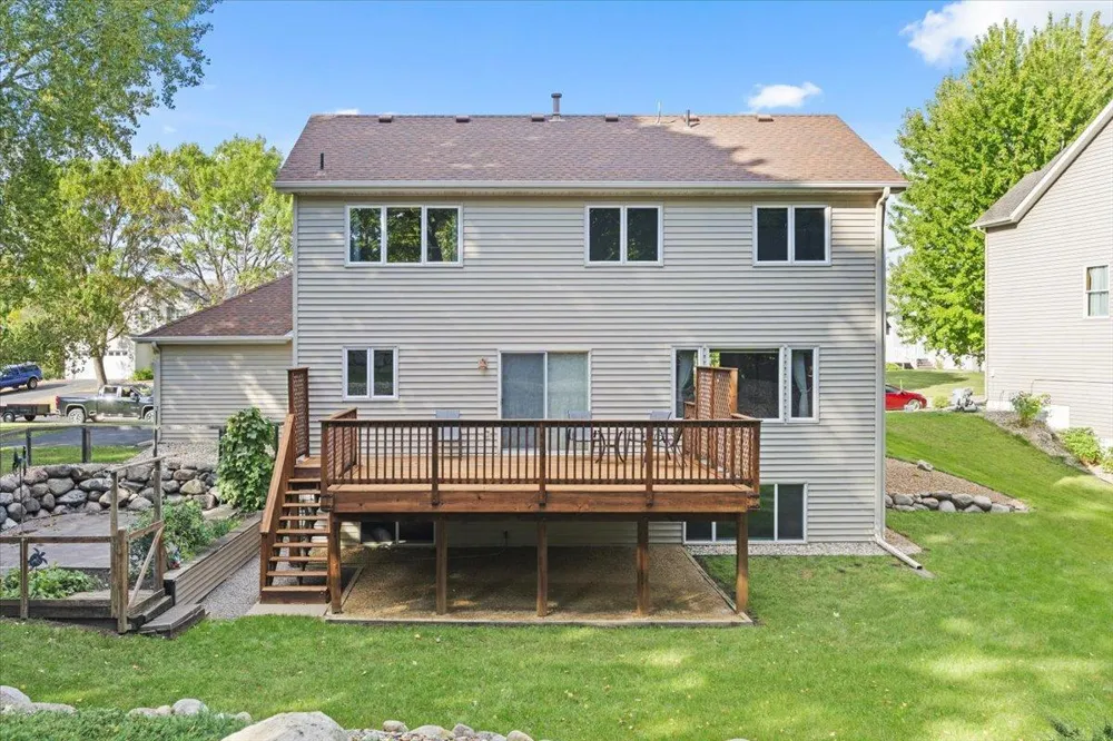 8549 Woodland Curve Saint Bonifacius, MN 55375