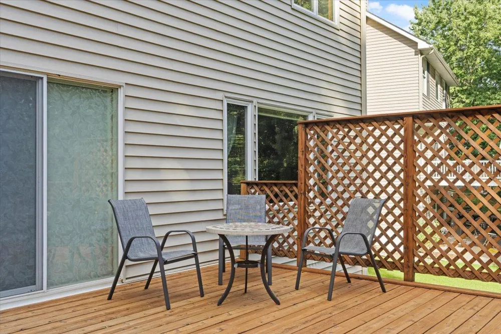 8549 Woodland Curve Saint Bonifacius, MN 55375