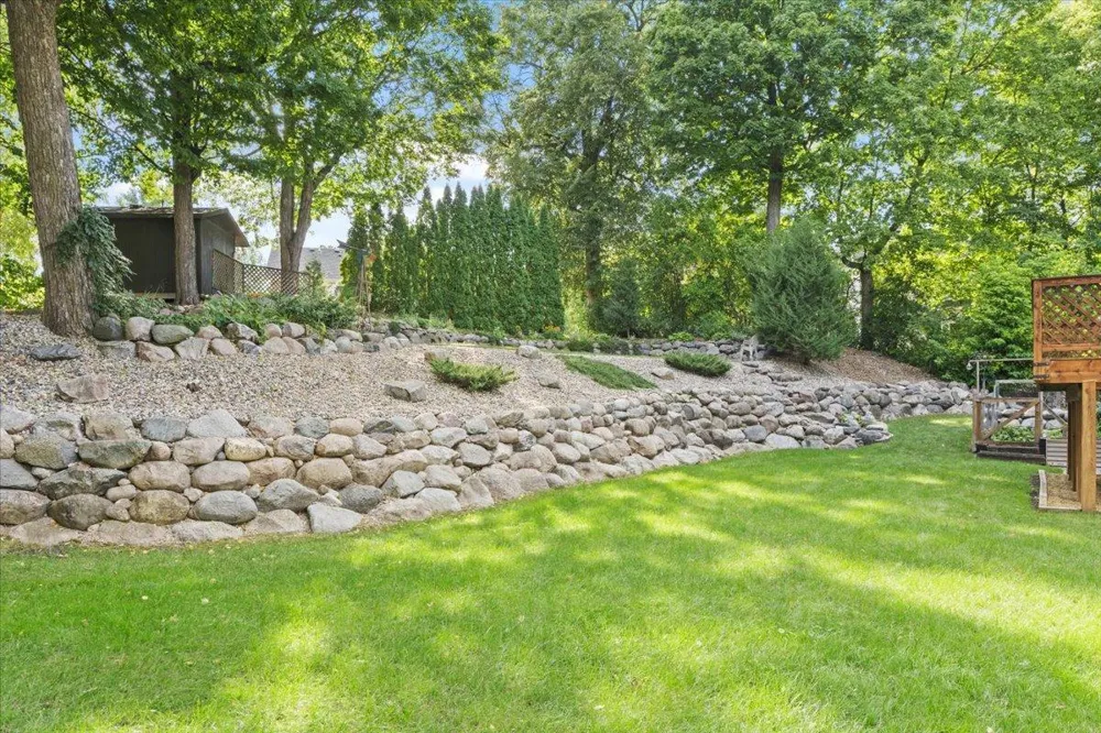 8549 Woodland Curve Saint Bonifacius, MN 55375