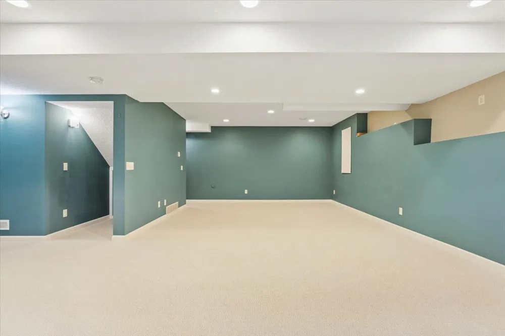 8549 Woodland Curve Saint Bonifacius, MN 55375