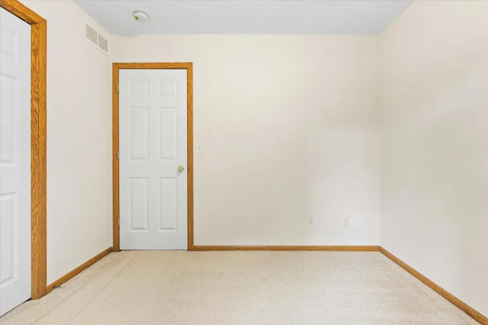 8549 Woodland Curve Saint Bonifacius, MN 55375