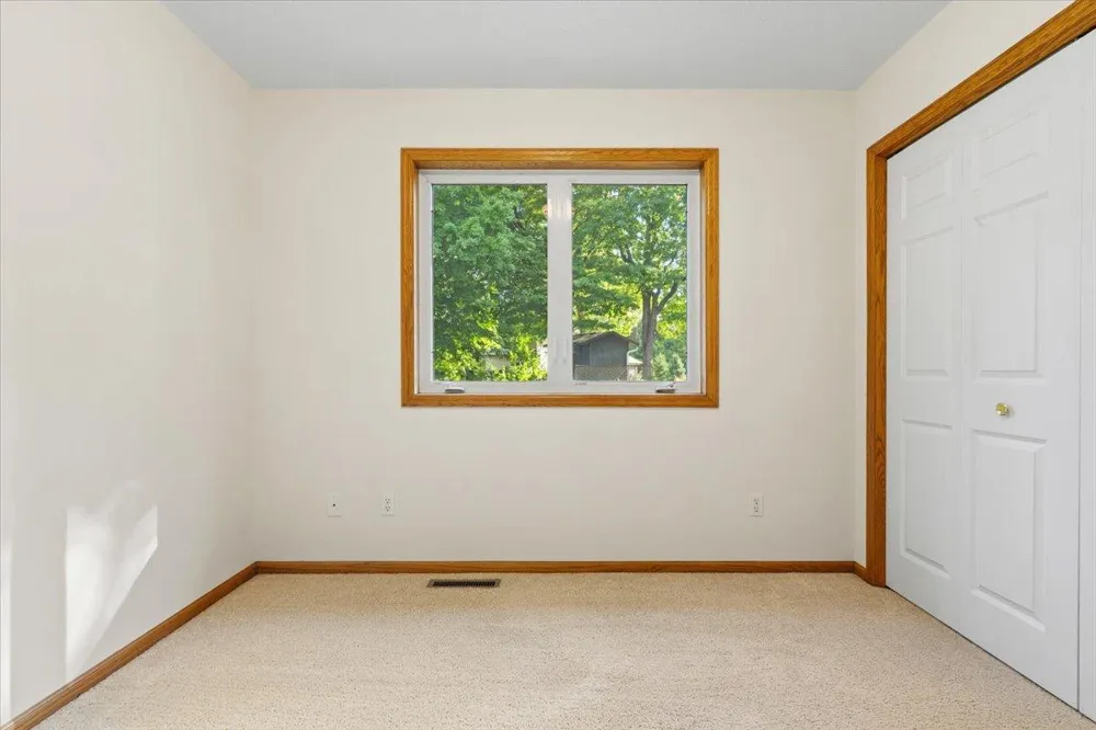 8549 Woodland Curve Saint Bonifacius, MN 55375