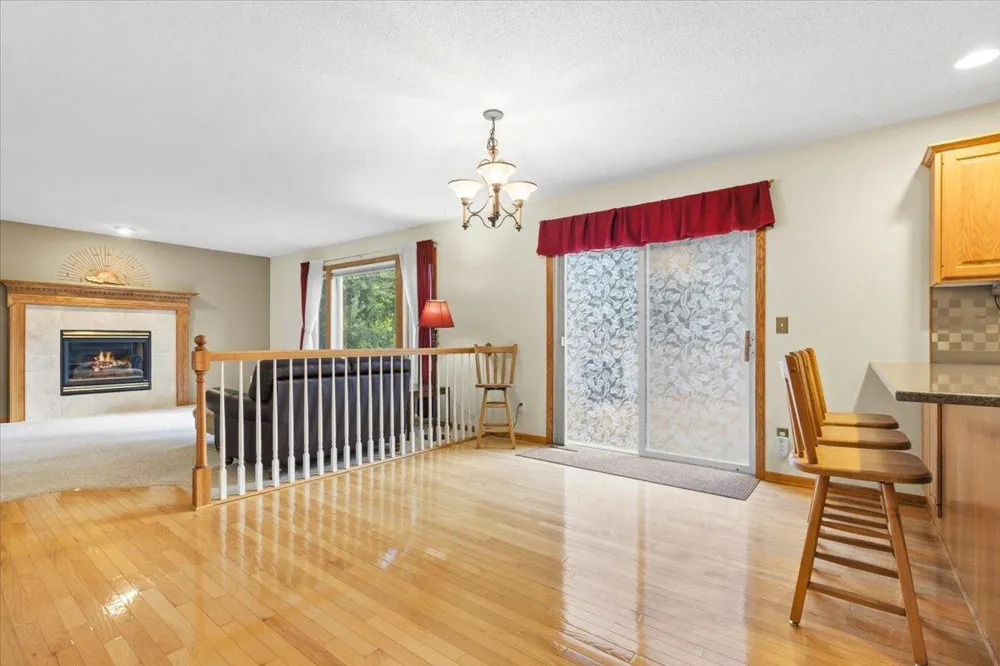 8549 Woodland Curve Saint Bonifacius, MN 55375