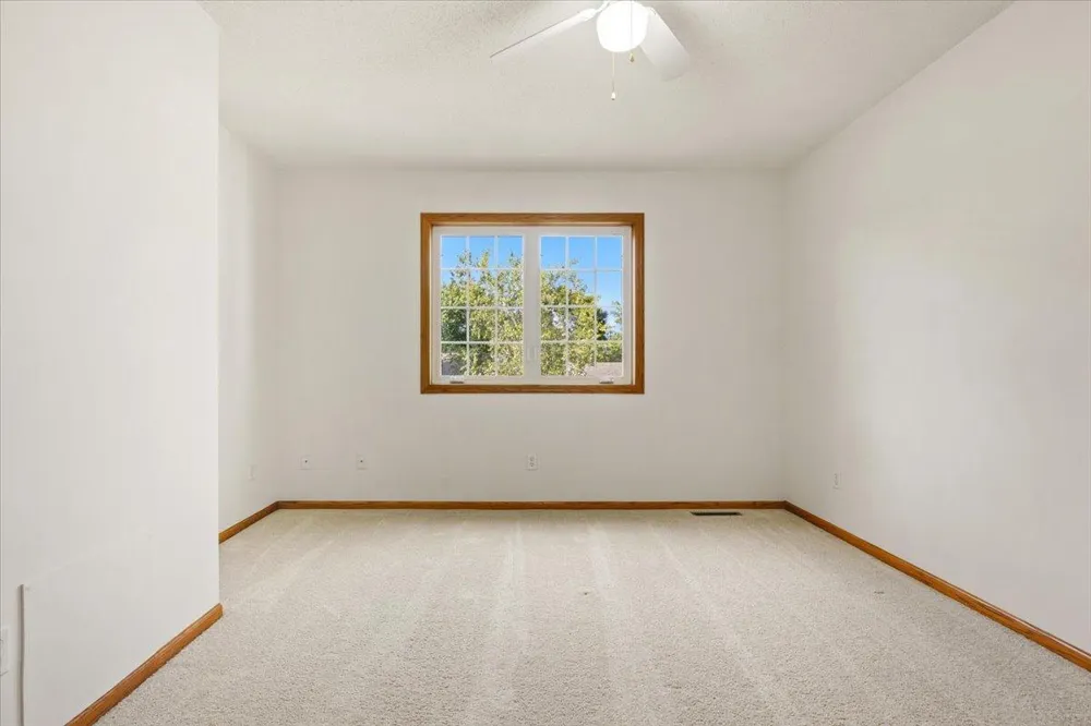 8549 Woodland Curve Saint Bonifacius, MN 55375