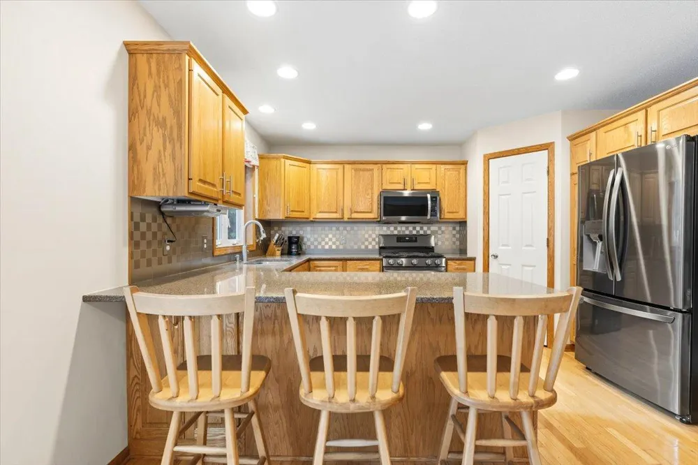 8549 Woodland Curve Saint Bonifacius, MN 55375
