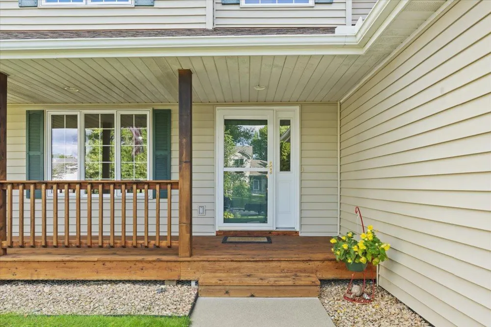 8549 Woodland Curve Saint Bonifacius, MN 55375