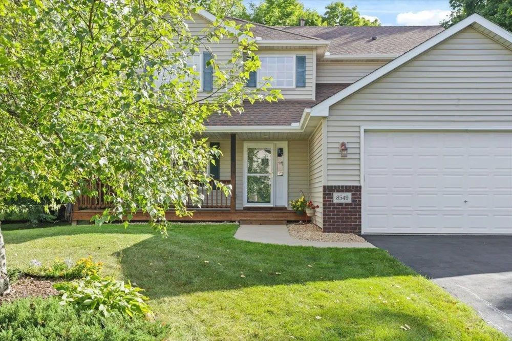8549 Woodland Curve Saint Bonifacius, MN 55375