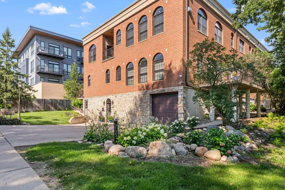 3125 Inglewood Avenue S #202 Saint Louis Park, MN 55416