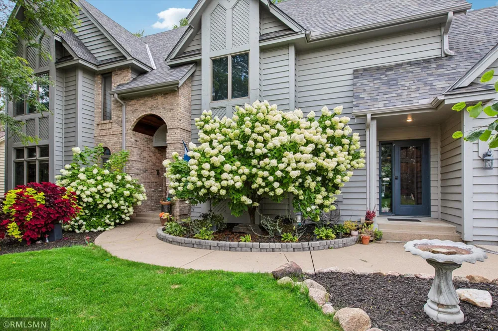 13789 Guild Avenue Apple Valley, MN 55124