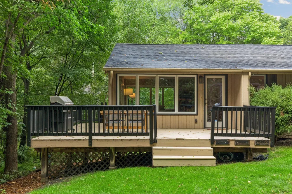 15 High Circle Way North Oaks, MN 55127