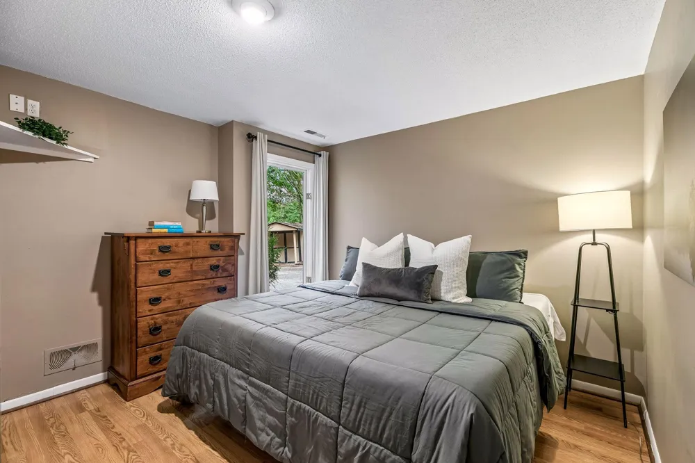 15 High Circle Way North Oaks, MN 55127