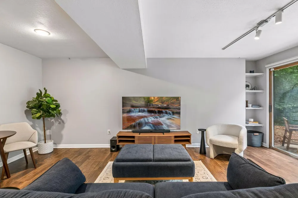 15 High Circle Way North Oaks, MN 55127