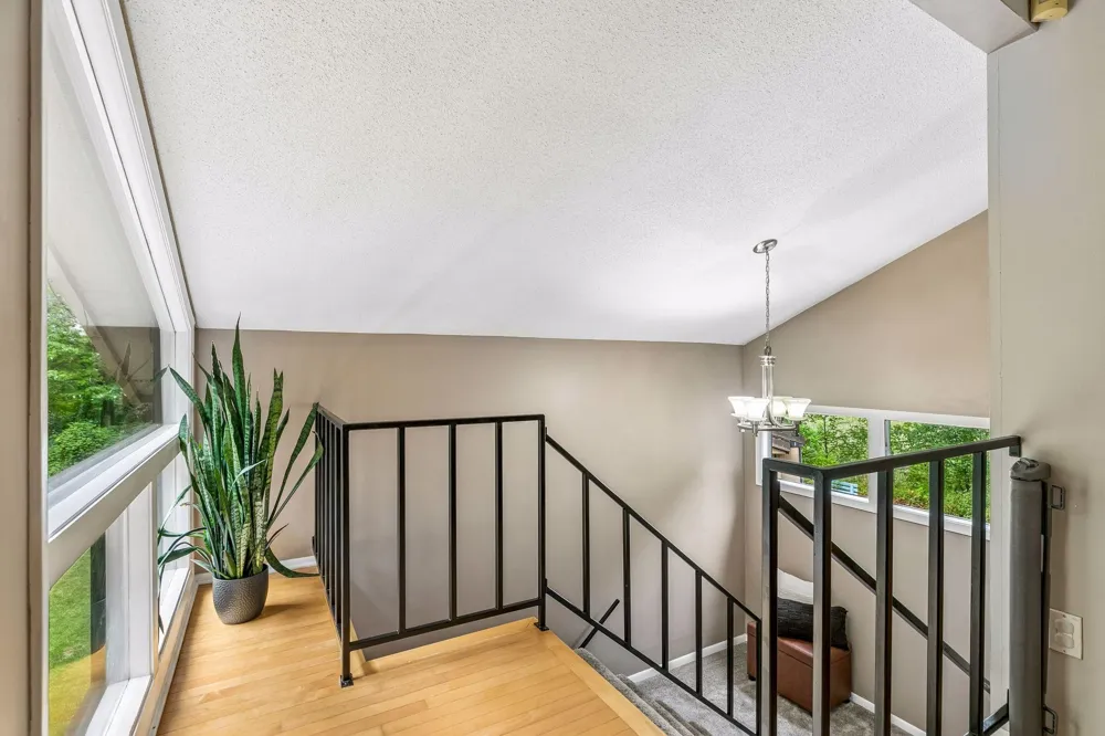 15 High Circle Way North Oaks, MN 55127