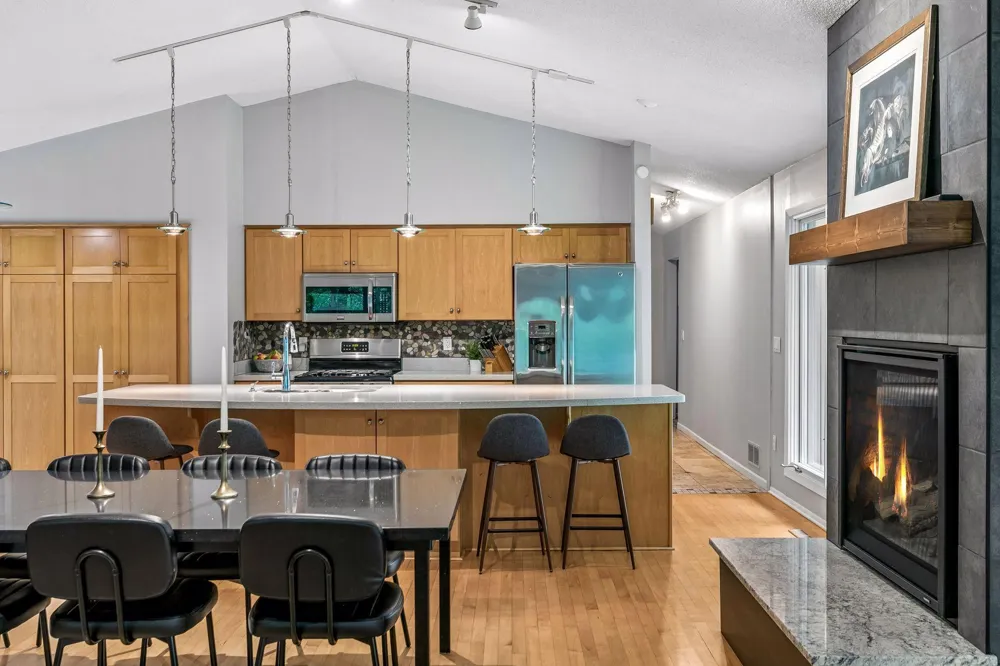 15 High Circle Way North Oaks, MN 55127