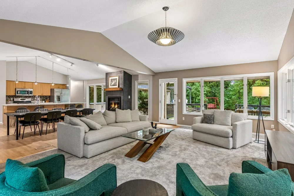 15 High Circle Way North Oaks, MN 55127