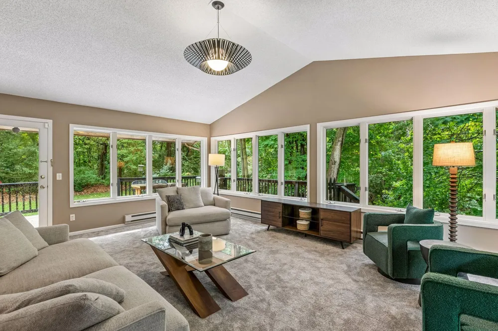 15 High Circle Way North Oaks, MN 55127