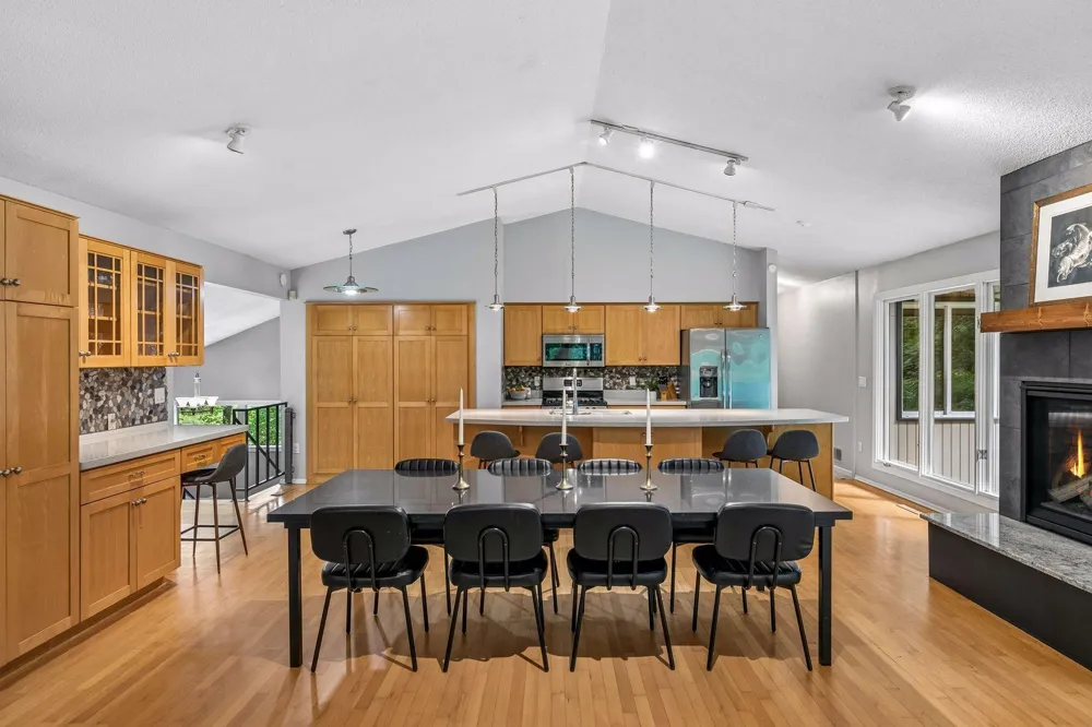 15 High Circle Way North Oaks, MN 55127