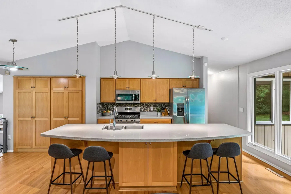 15 High Circle Way North Oaks, MN 55127
