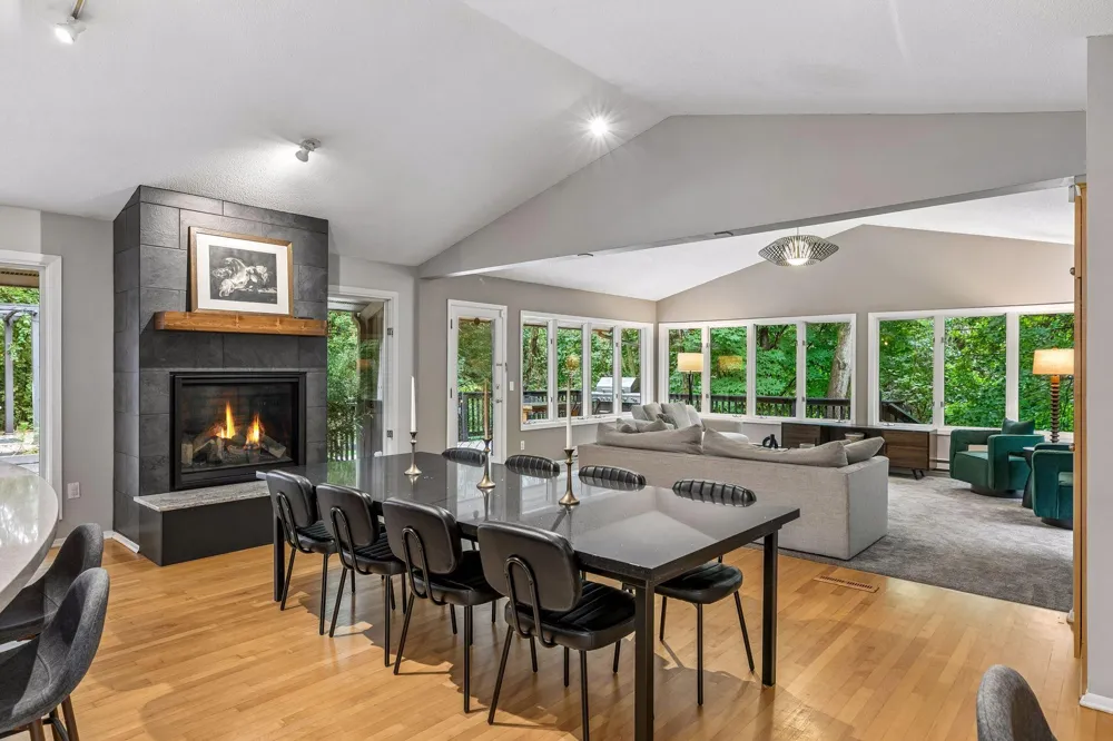 15 High Circle Way North Oaks, MN 55127
