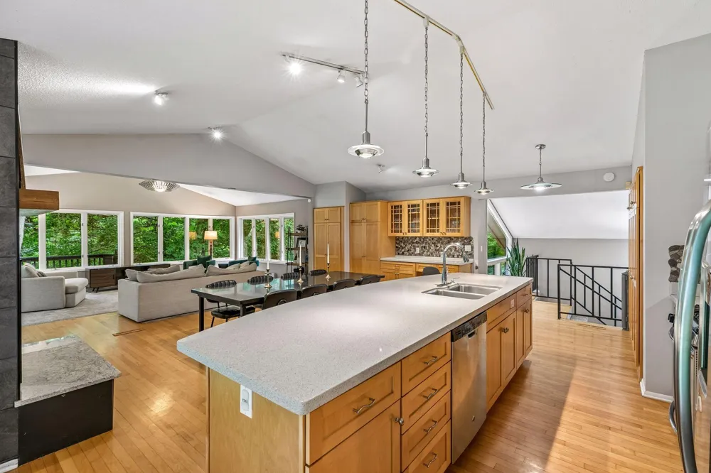 15 High Circle Way North Oaks, MN 55127