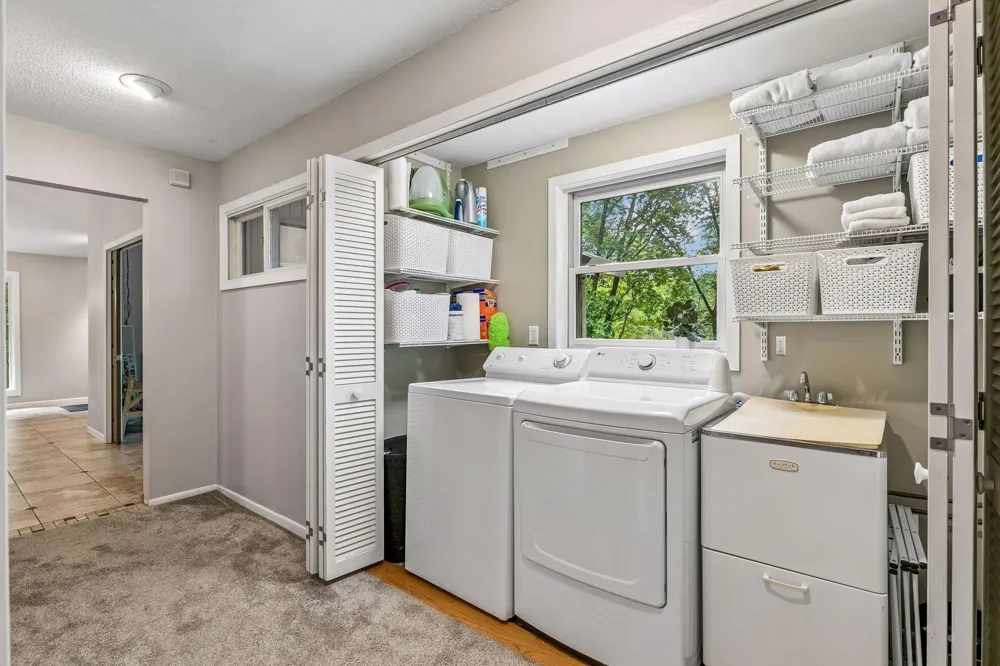 15 High Circle Way North Oaks, MN 55127