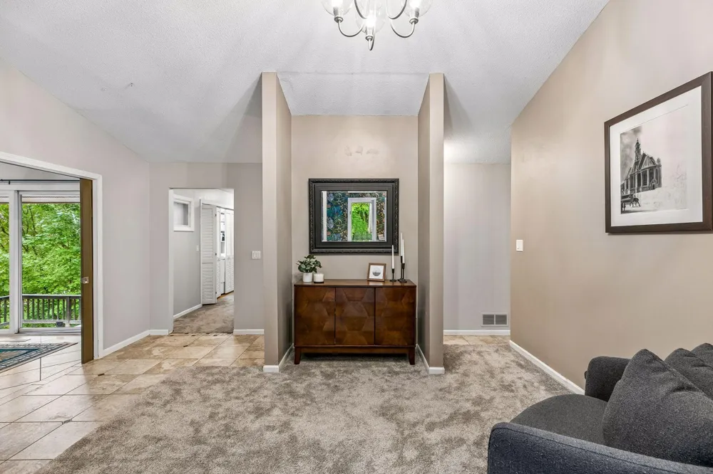 15 High Circle Way North Oaks, MN 55127