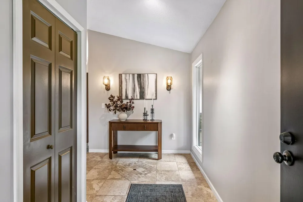 15 High Circle Way North Oaks, MN 55127