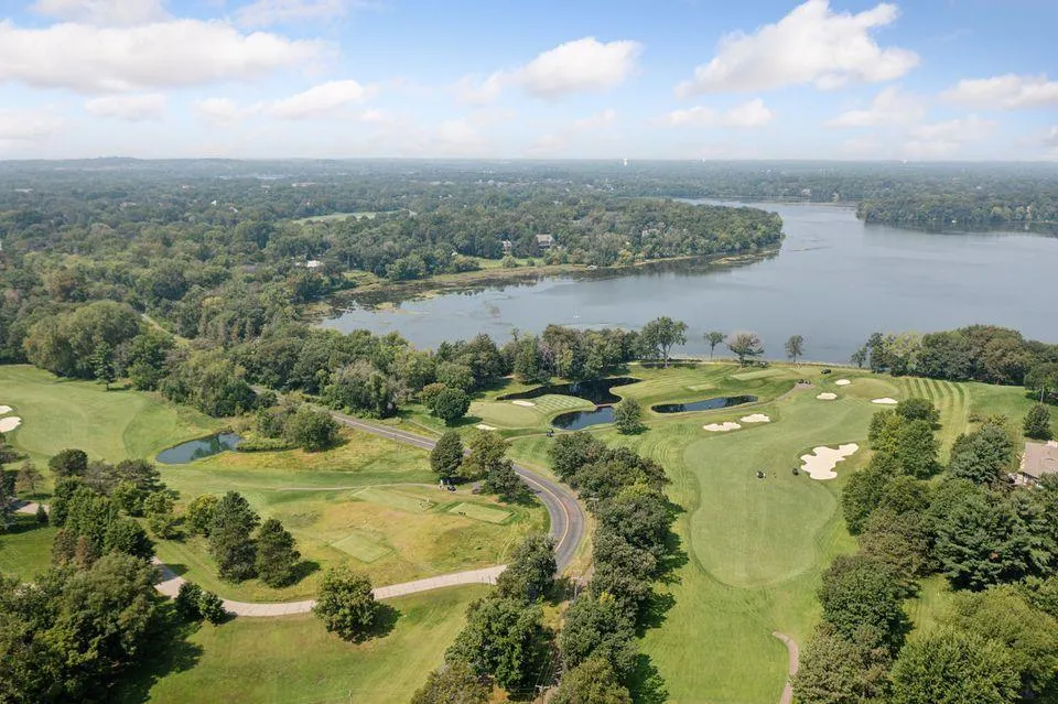 15 High Circle Way North Oaks, MN 55127