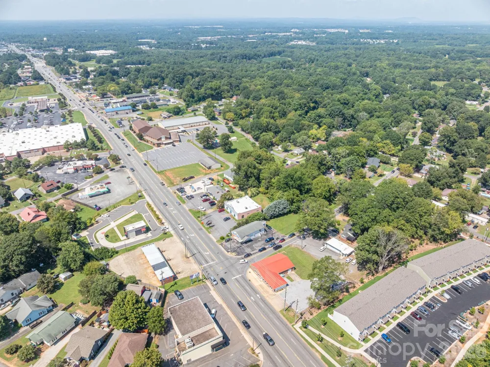 2303 E Main Street Lincolnton, NC 28092