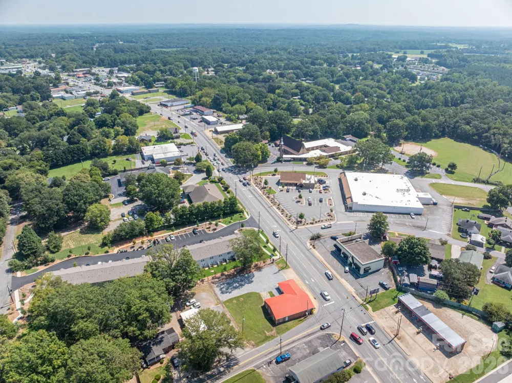 2303 E Main Street Lincolnton, NC 28092