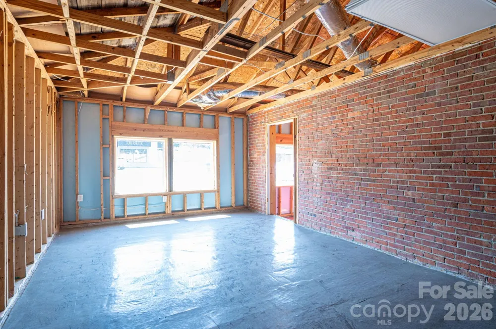 2303 E Main Street Lincolnton, NC 28092