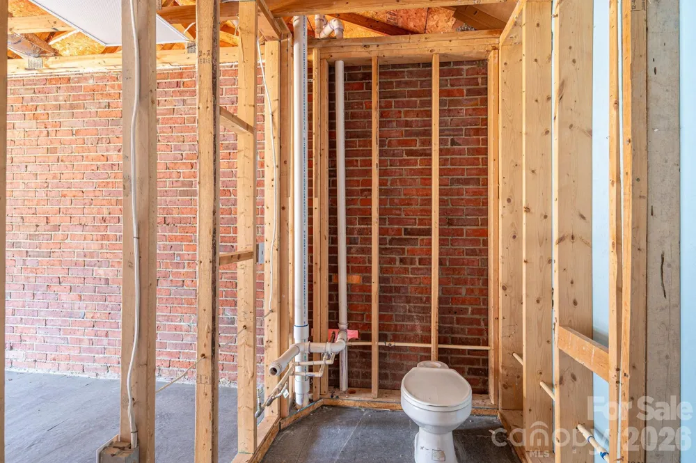 2303 E Main Street Lincolnton, NC 28092