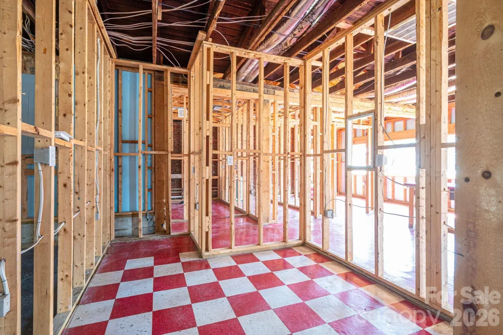 2303 E Main Street Lincolnton, NC 28092