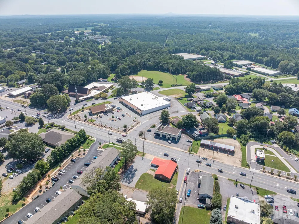 2303 E Main Street Lincolnton, NC 28092