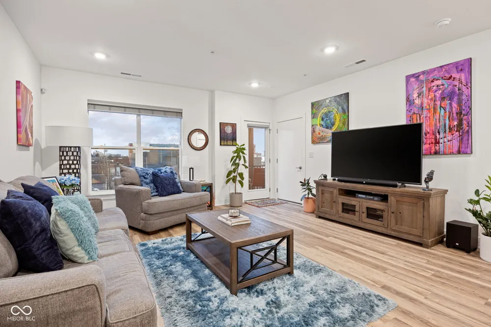 727 Illinois Street #204 Indianapolis, IN 46204